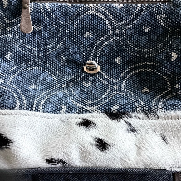 Myra Handbag Western Boho Cowhide Crossbody Leather & Canvas Cowgirl Zip Up Bag - Picture 10 of 16